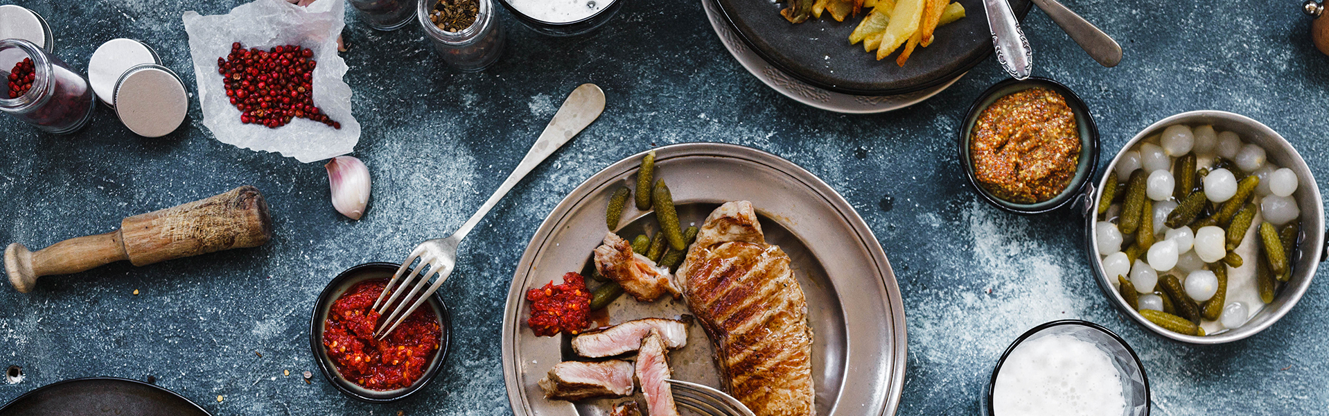 “Tagliata” steak with sultanas and pine nuts