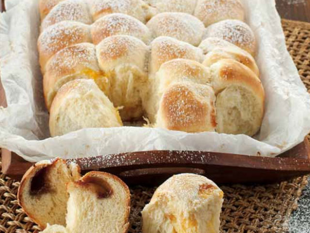 Sobremesa: Pequenas bolas de pão recheadas com geleia