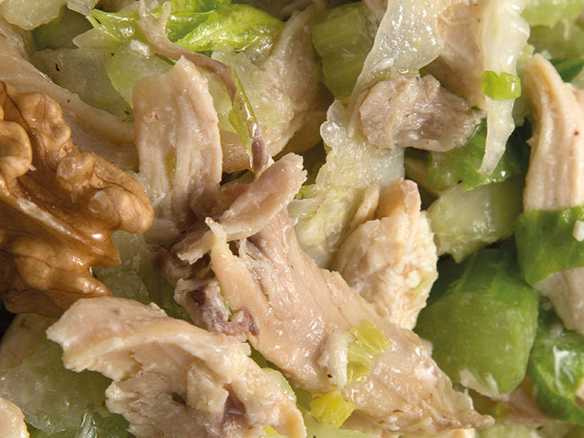 沙拉及配菜: Chicken, celery and walnut salad