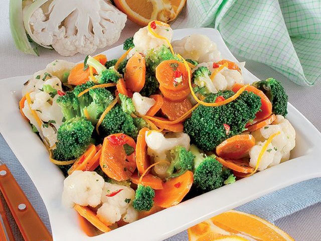 Salads and sides: Salad with cauliflower, broccoli and carrots