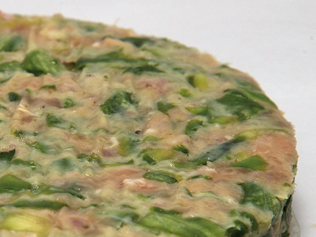  Principaux cours: Biftecks hachés aux courgettes et au jambon croustillant