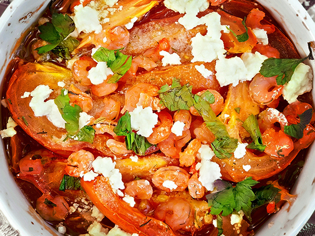 Pratos principais: Coelho com queijo feta e tomate-cereja