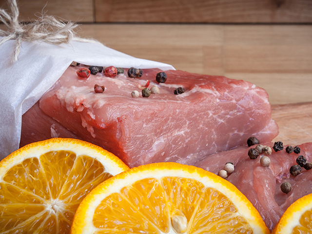 Platos principales: Orange-flavoured veal and mascarpone rolls