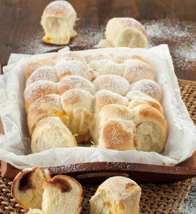 Perlas de masa rellenas con mermelada