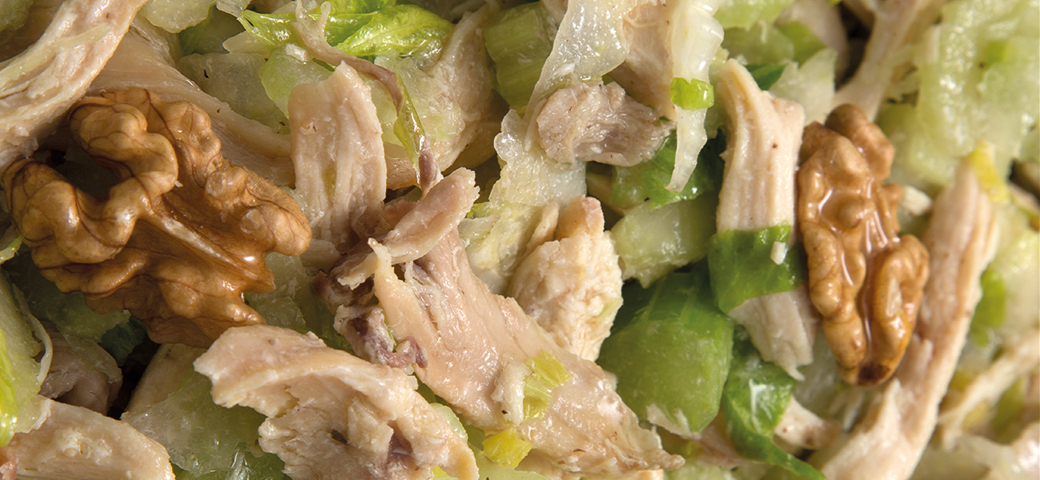 Ensalada de pollo con apio y nueces