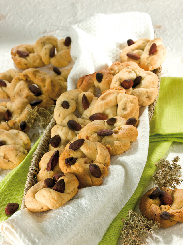 Biscoitos Taralli em banha de porco com erva-doce