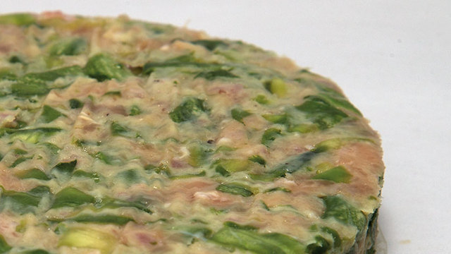 Biftecks hachés aux courgettes et au jambon croustillant